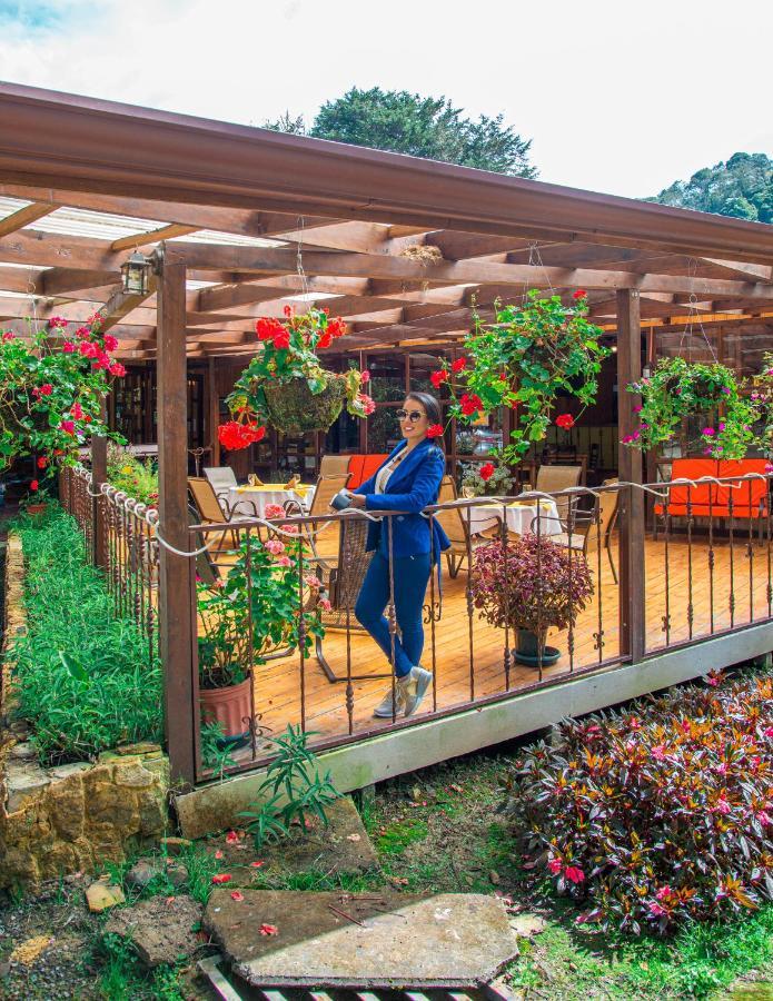 Hotel De Montana Suria 산제라르도 데 도타 외부 사진